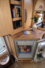 IH J220 motorhome fridge