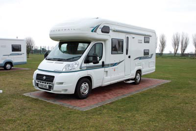 Auto-Trail Apache 725