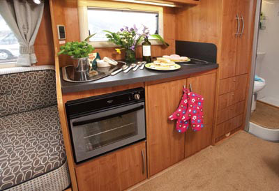 Auto-Trail Excel 670B kitchen