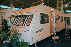 Lunar Lexon 570 Exterior