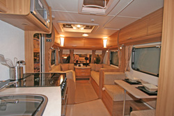 Lunar Lexon 570 Front lounge