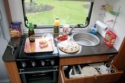 Adria Sport 660 kitchen