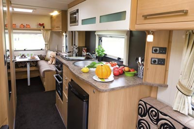 Elddis Avante 515 Caravan Kitchen