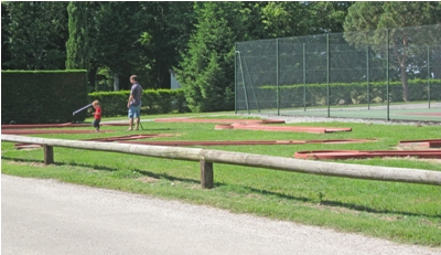 mini golf and tennis on site