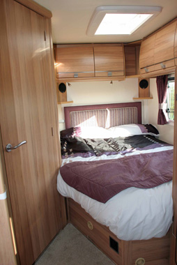 Bailey Approach 740 SE Motorhome double bed