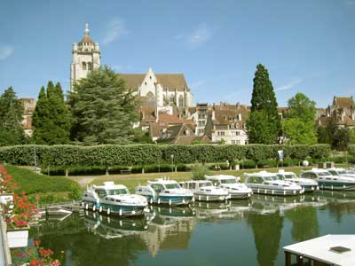 Dole Church from the river doubs