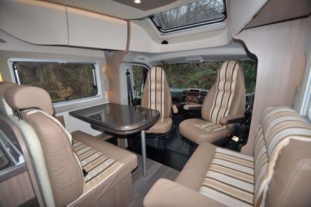 Bürstner Ixeo Plus it724 motorhome living area