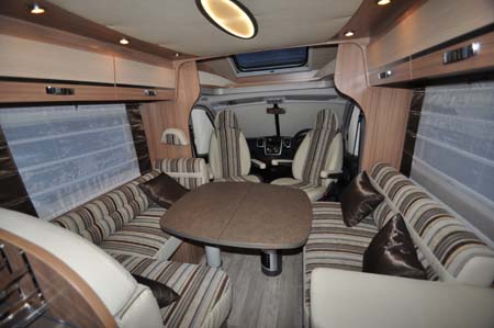 Pilote Reference P716LPR Motorhome lounge