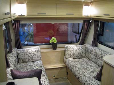 Lunar-Venus-380/2-lounge-area-Caravan-Guard 