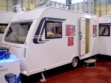 Putting the 2013 Lunar Venus caravan 380/2 to the test thumbnail