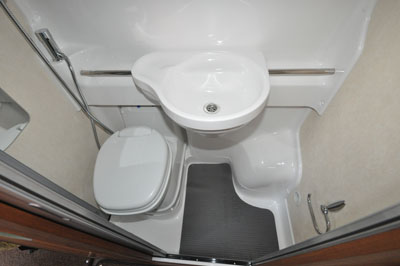 Auto-Sleeper-Windrush-washroom 