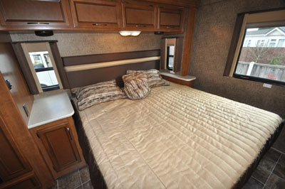 Spacious-double-bedroom-inside-Thor-Ace-27.1
