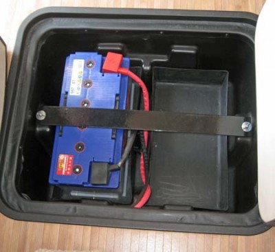 Inboard leisure battery box with room for an extra bettery