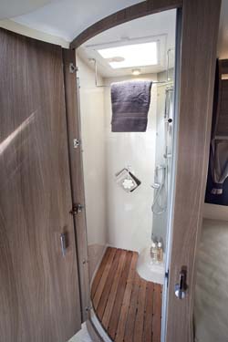 2013 Chausson Welcome 69 motorhome shower