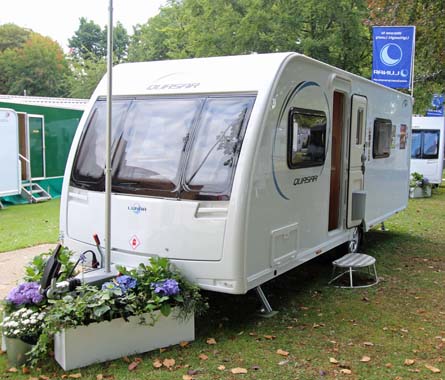 Lunar Quasar 564 Caravan Exterior 