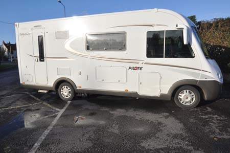 Pilote Reference G690LR Motorhome - Exterior