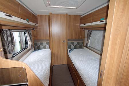 Swift Challenger SE 565 Twin single beds