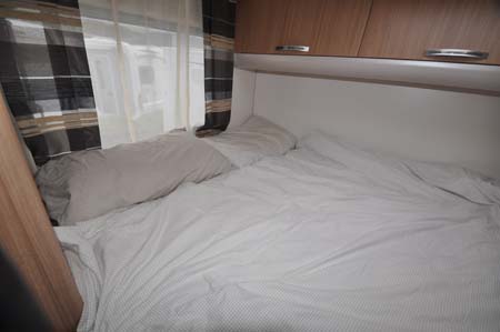 Sunliving A49 DP motorhome bedroom