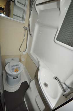 Auto-Sleeper Kingham shower room