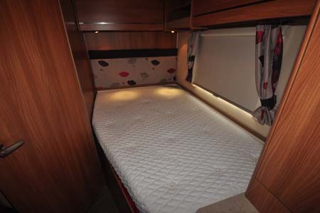 Marquis Lifestyle 664 motorhome bed