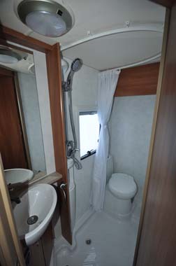 Marquis Lifestyle 664 motorhome shower room