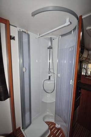 Adria Sonic Plus I 700 SC motorhome shower