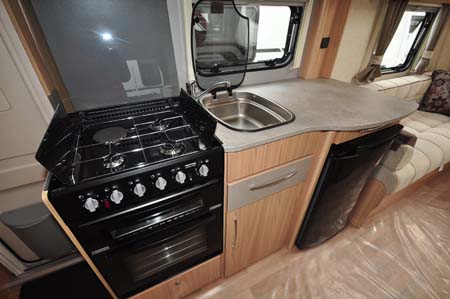 Coachman Vision Xtra 520 kitchen 2