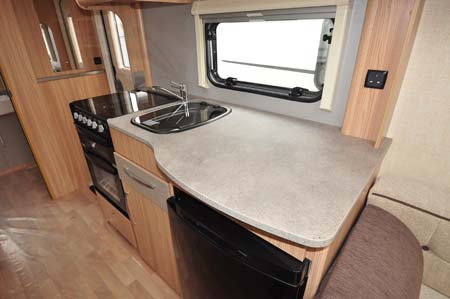 Coachman Vision Xtra 520 kitchen