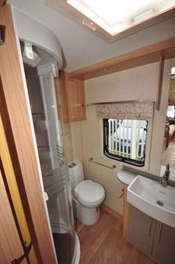 Coachman Vision Xtra 520 shower room