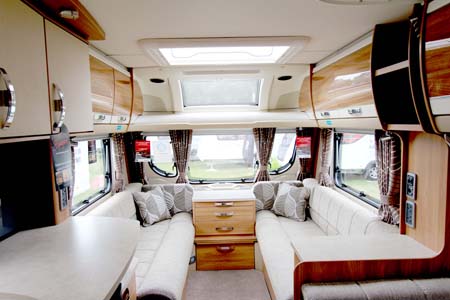 Swift Conqueror 530 caravan Lounge