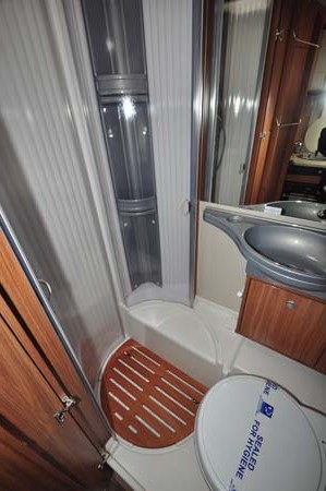 Carado T337 Motorhome Shower Room