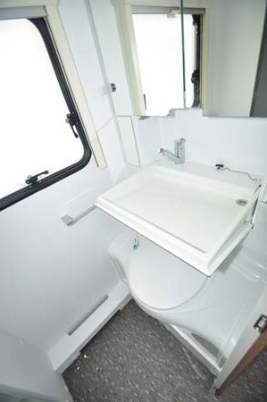 Adria Altea 552DT Tamar wash room