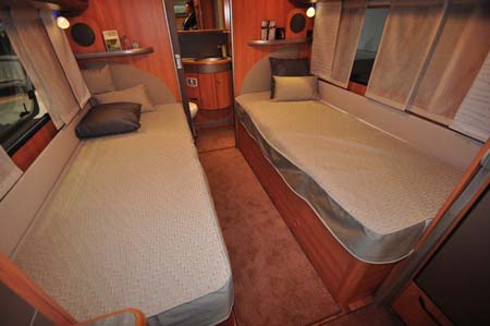 Hymer Nova 580 twin beds