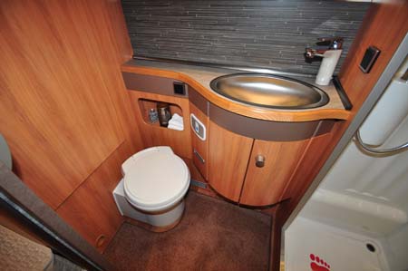 Hymer Nova 580 washroom