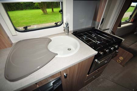 Swift Escape 696 kitchen