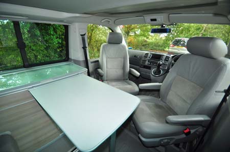 VW California SE Dining