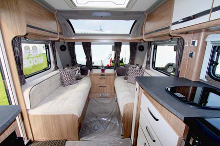 Coachman VIP 575 Interior