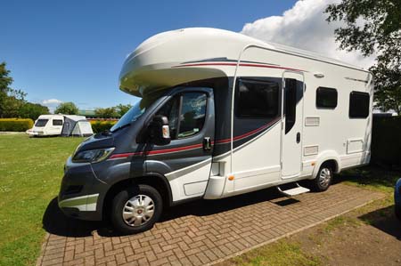 Auto-Trail Imala 720 Exterior