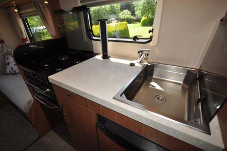 Auto-Trail Imala 720 kitchen