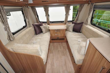 Lunar Clubman SE Lounge