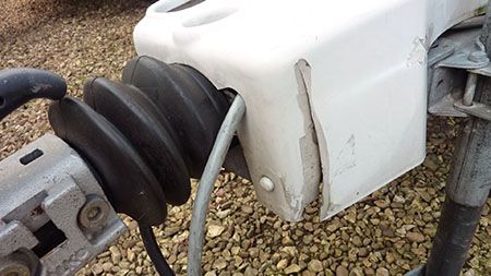 damaged cracked caravan hitch