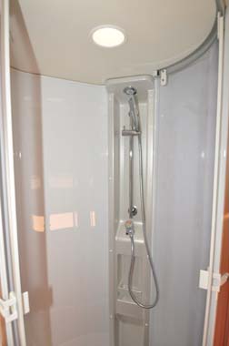 Knaus Sun TI 700M Shower_1