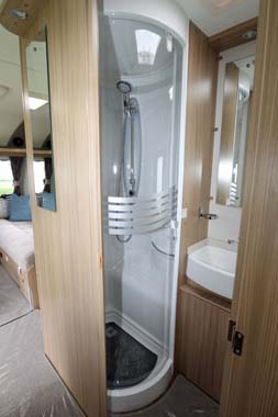 Coachman Vision 570 Shower