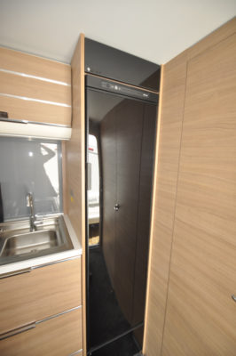 Adria Adora 432 DT Loire Fridge