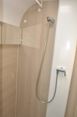 Adria Adora 432 DT Loire Shower