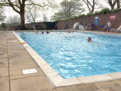 swimming pool Coed Helen