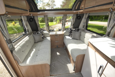 Coachman Laser 675 lounge