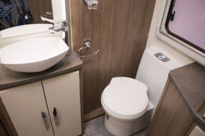 Lunar Alaria RI Caravan wc and basin