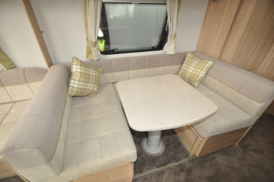 Elddis Avante 840 dining