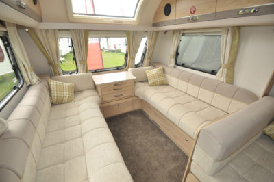 Elddis Avante 840 lounge